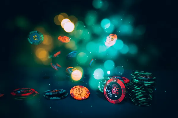 A professional dealer in a tuxedo greeting players at the roulette table, symbolizing the authentic live casino feel at SAFI.